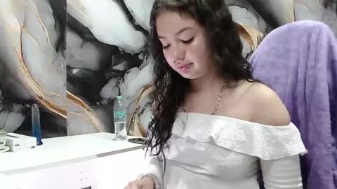 lilimini online show from May 6, 8:36 pm