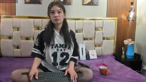 lilimini online show from May 11, 8:50 pm