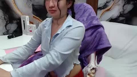 lilimini online show from May 16, 7:34 pm