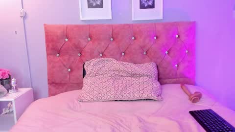 lilirousee online show from March 31, 7:14 pm