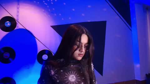 Lilith and Khloe  online show from November 15, 11:18 am