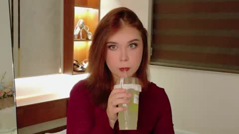 Snapshot of lilith_bonheur chatting on July 5, 4:58 pm Lilith Bonheur online show from July 5, 4:58 pm