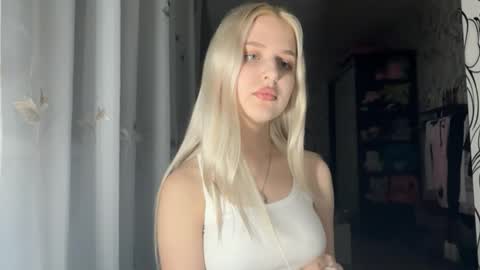 Snapshot of lilith_butterfly chatting on March 9, 4:11 pm Lilly online show from March 9, 4:11 pm