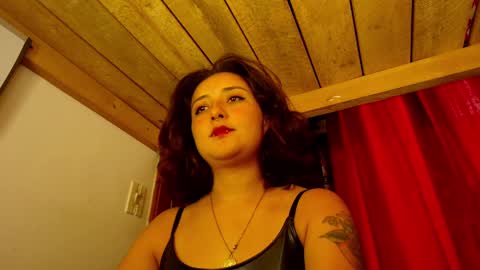Snapshot of lilith_de_vil chatting on February 22, 3:14 pm Mistress Lilith online show from February 22, 3:14 pm