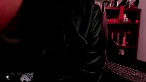 Snapshot of lilith_deveraux_ chatting on June 11, 4:49 pm MISTRESS LILITH online show from June 11, 4:49 pm
