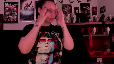 Snapshot of lilith_deveraux_ chatting on June 22, 4:59 pm MISTRESS LILITH online show from June 22, 4:59 pm