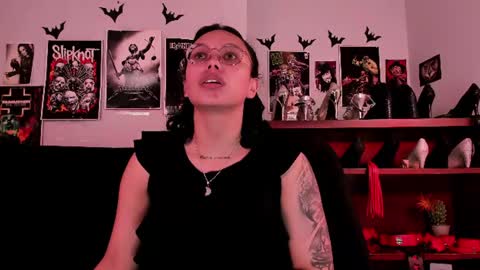 Snapshot of lilith_deveraux_ chatting on June 23, 7:23 pm MISTRESS LILITH online show from June 23, 7:23 pm