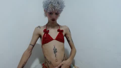 Snapshot of lilith_evil7 chatting on December 10, 9:23 am lilith_evil7 online show from December 10, 9:23 am