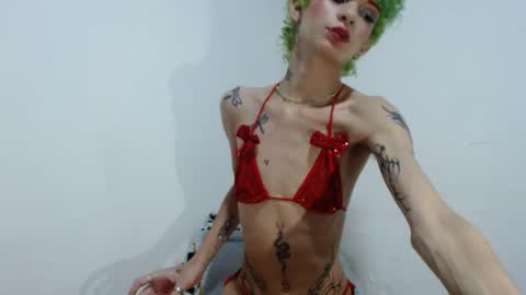 Snapshot of lilith_evil7 chatting on December 20, 7:28 pm lilith_evil7 online show from December 20, 7:28 pm