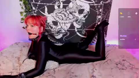 Snapshot of lilith_jovovich chatting on July 29, 4:43 am online show from July 29, 4:43 am