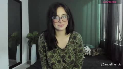 Snapshot of lilith_lennox chatting on March 20, 12:37 am lilith online show from March 20, 12:37 am