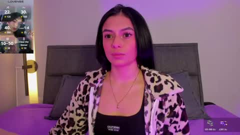 Snapshot of lilith_petit_ chatting on June 4, 12:44 pm Lili petit online show from June 4, 12:44 pm