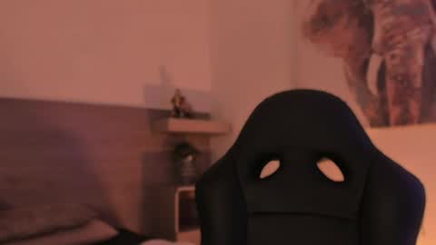 lilith_sage_ online show from May 15, 8:38 pm