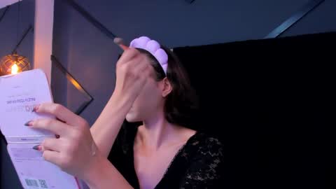 lilith_selene online show from May 17, 4:32 am