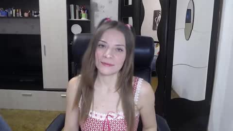 Snapshot of lilith_small21 chatting on January 14, 9:15 am lilith small21 online show from January 14, 9:15 am