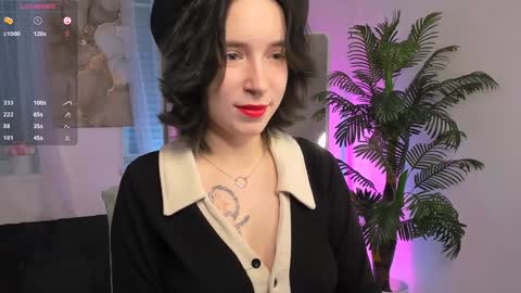 Snapshot of lilithlunna chatting on February 1, 10:44 pm Lilith online show from February 1, 10:44 pm