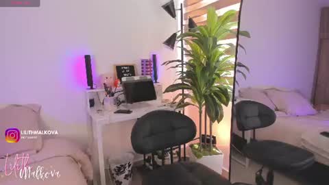Snapshot of lilithmalkova chatting on July 7, 4:11 pm Lilith Malkova online show from July 7, 4:11 pm
