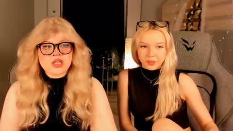 LilithNelson online show from June 27, 12:22 pm