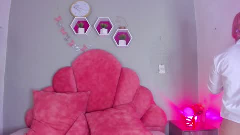 lilithsmith__ online show from January 11, 2:36 pm