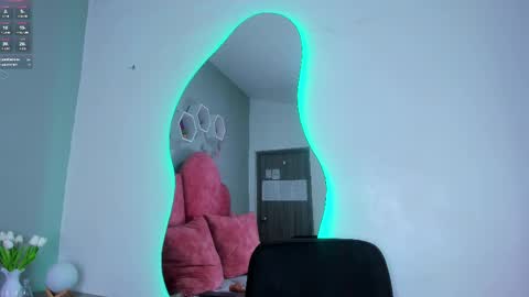 lilithsmith__ online show from February 24, 5:53 pm