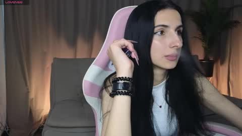 lilivanilli online show from May 15, 1:29 pm