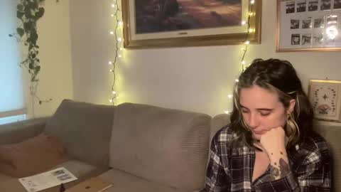 lilldaddysgirl online show from December 21, 5:20 pm