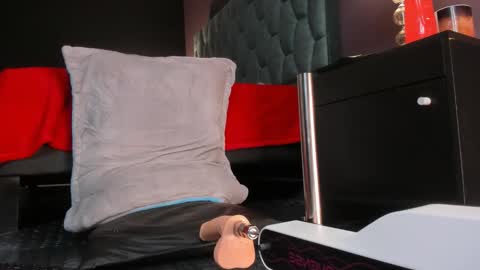 Snapshot of lilla_rossy chatting on January 5, 7:06 pm lilla_rossy online show from January 5, 7:06 pm