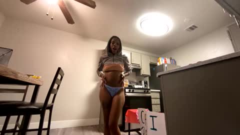 lillbaby0 online show from February 12, 5:24 am