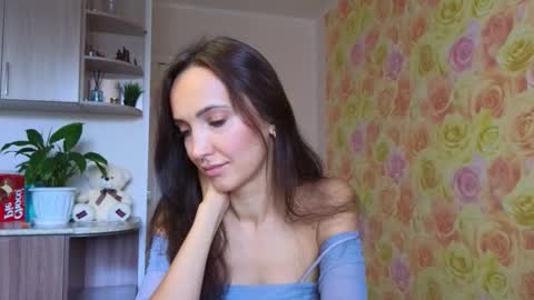 Snapshot of lillian_clark7 chatting on November 13, 6:12 am Lillian online show from November 13, 6:12 am