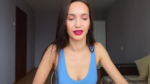 Snapshot of lillian_clark7 chatting on February 9, 8:07 am Lillian online show from February 9, 8:07 am