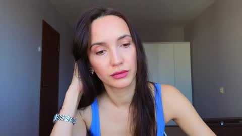 Snapshot of lillian_clark7 chatting on February 19, 9:27 am Lillian online show from February 19, 9:27 am