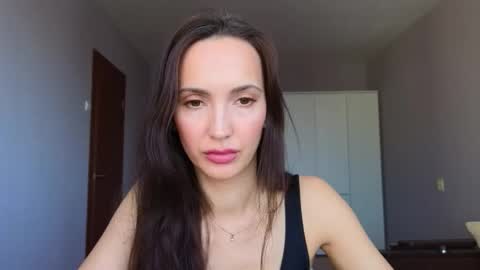 Snapshot of lillian_clark7 chatting on March 19, 9:02 am Lillian online show from March 19, 9:02 am