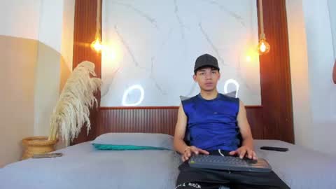 Snapshot of lillian_lee1 chatting on June 17, 5:47 pm lillian_lee1 online show from June 17, 5:47 pm
