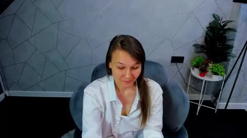 lillian_white1 online show from December 18, 11:34 am