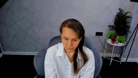 lillian_white1 online show from December 19, 7:18 am
