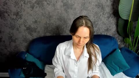 lillian_white1 online show from February 23, 1:32 pm