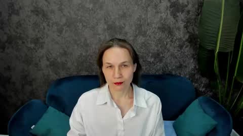 lillian_white1 online show from March 4, 2:10 pm