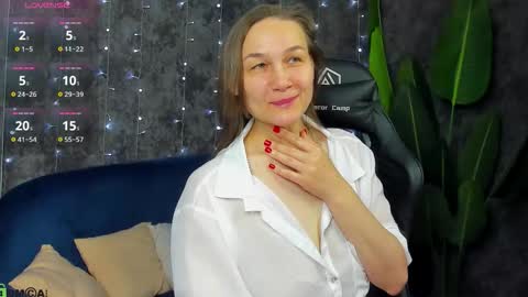 lillian_white1 online show from February 7, 12:58 am