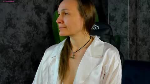 lillian_white1 online show from May 17, 12:52 am