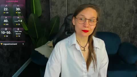 lillian_white1 online show from May 20, 1:01 am
