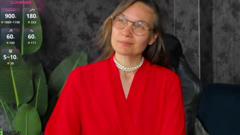 lillian_white1 online show from June 22, 12:45 am
