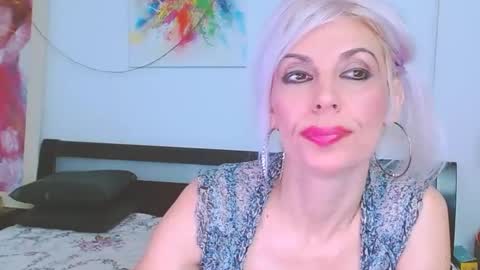 Snapshot of lillianasara chatting on January 30, 8:53 pm Lara online show from January 30, 8:53 pm