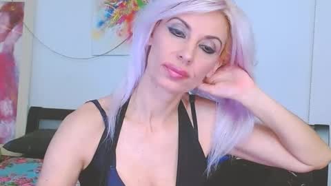 Snapshot of lillianasara chatting on February 2, 7:41 am Lara online show from February 2, 7:41 am