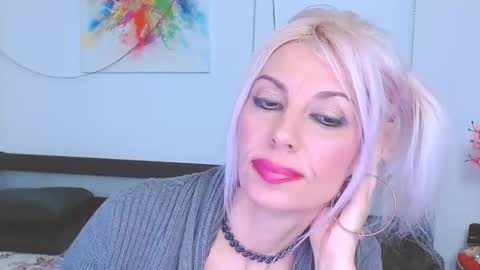 Snapshot of lillianasara chatting on February 7, 2:08 am Lara online show from February 7, 2:08 am