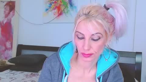 Snapshot of lillianasara chatting on February 11, 5:26 am Lara online show from February 11, 5:26 am