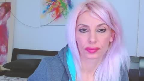 Snapshot of lillianasara chatting on February 11, 11:12 pm Lara online show from February 11, 11:12 pm