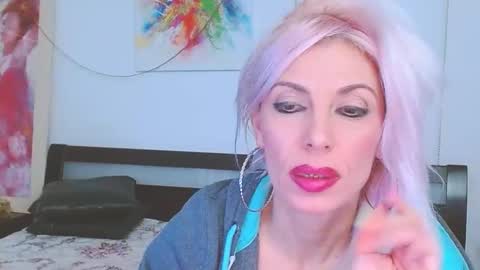 Snapshot of lillianasara chatting on February 13, 7:21 pm Lara online show from February 13, 7:21 pm