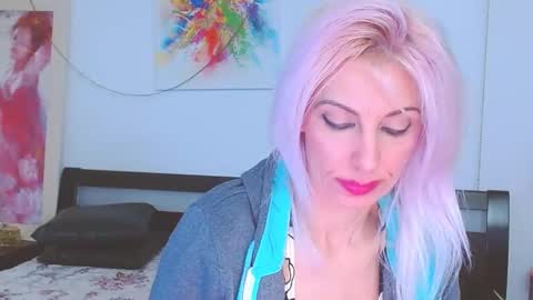 Snapshot of lillianasara chatting on February 14, 6:12 am Lara online show from February 14, 6:12 am