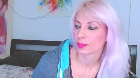 Snapshot of lillianasara chatting on February 16, 7:05 pm Lara online show from February 16, 7:05 pm