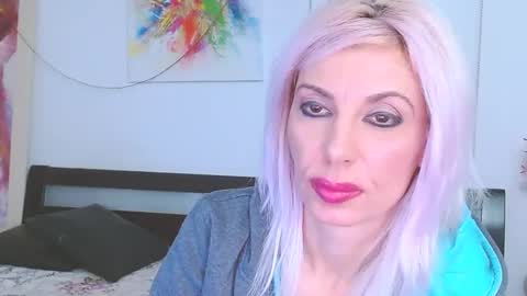 Snapshot of lillianasara chatting on February 19, 2:55 am Lara online show from February 19, 2:55 am